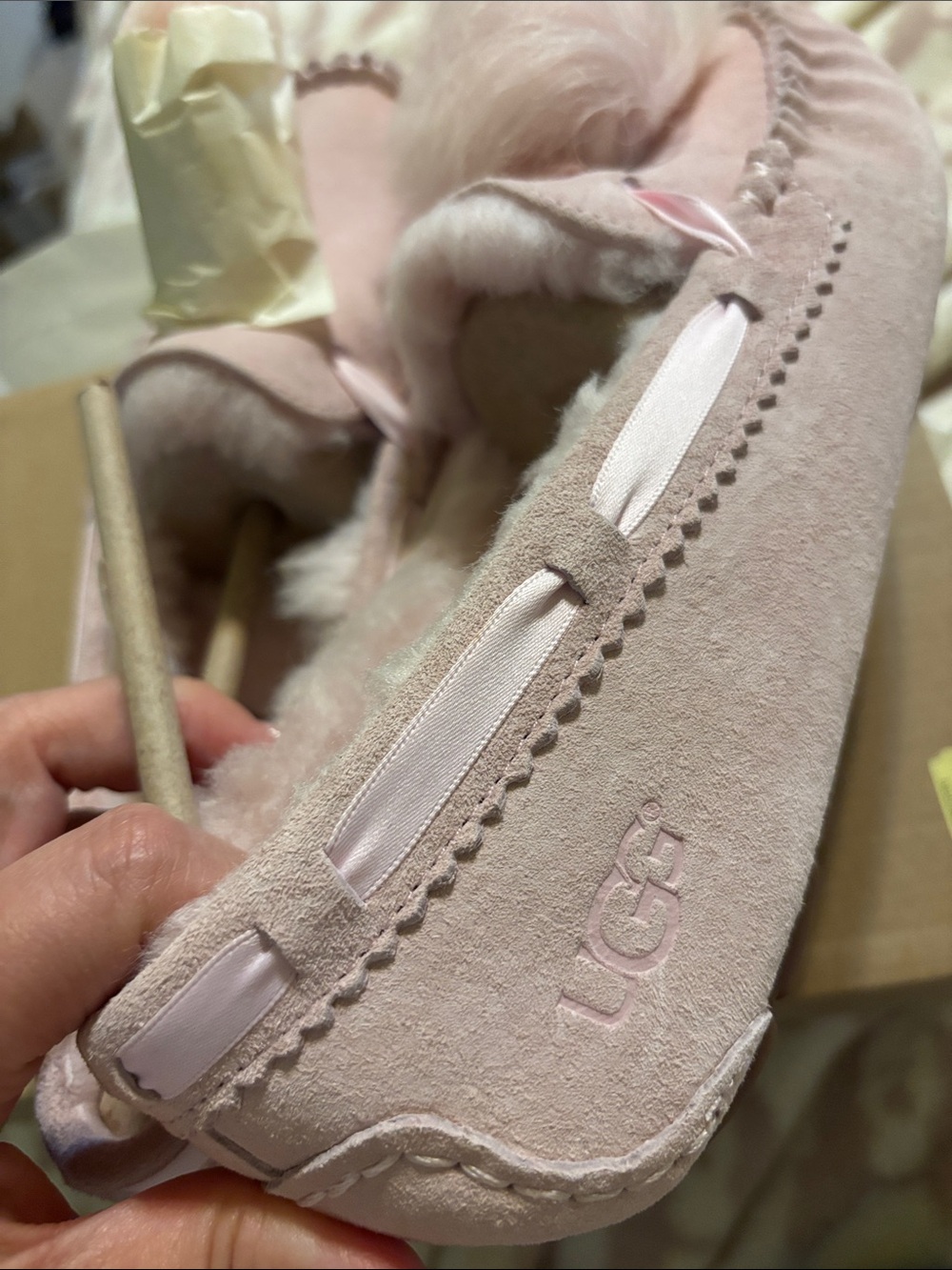 Ugg Dakota Pom Pom slipper sz8 - Picture 5 of 6